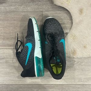 Nike Air Max Sequent 2